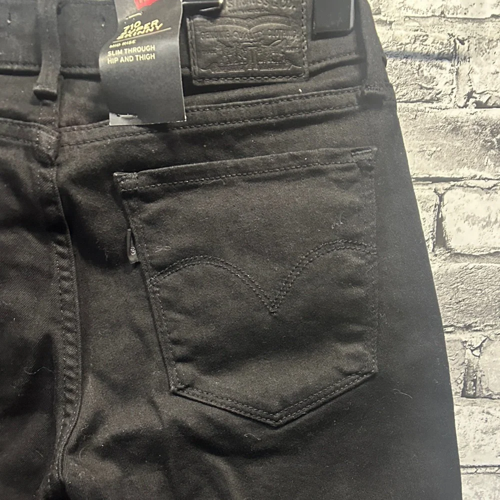EUC Levi's Premium Black Skinny Jeans for Women - Picture 7 of 16